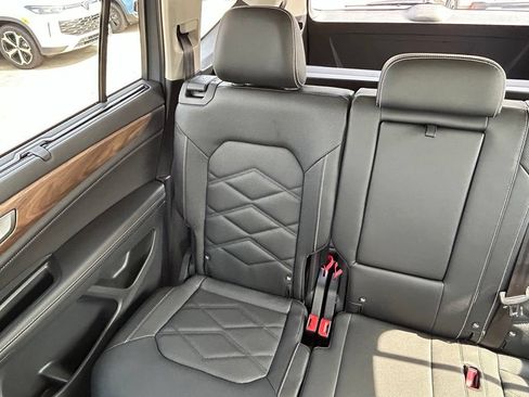 New 2026 Volkswagen Atlas SE FWD image 12