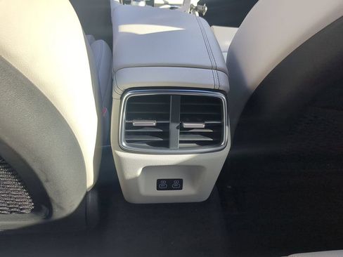 Used 2025 Genesis G70 2.5T RWD image 26
