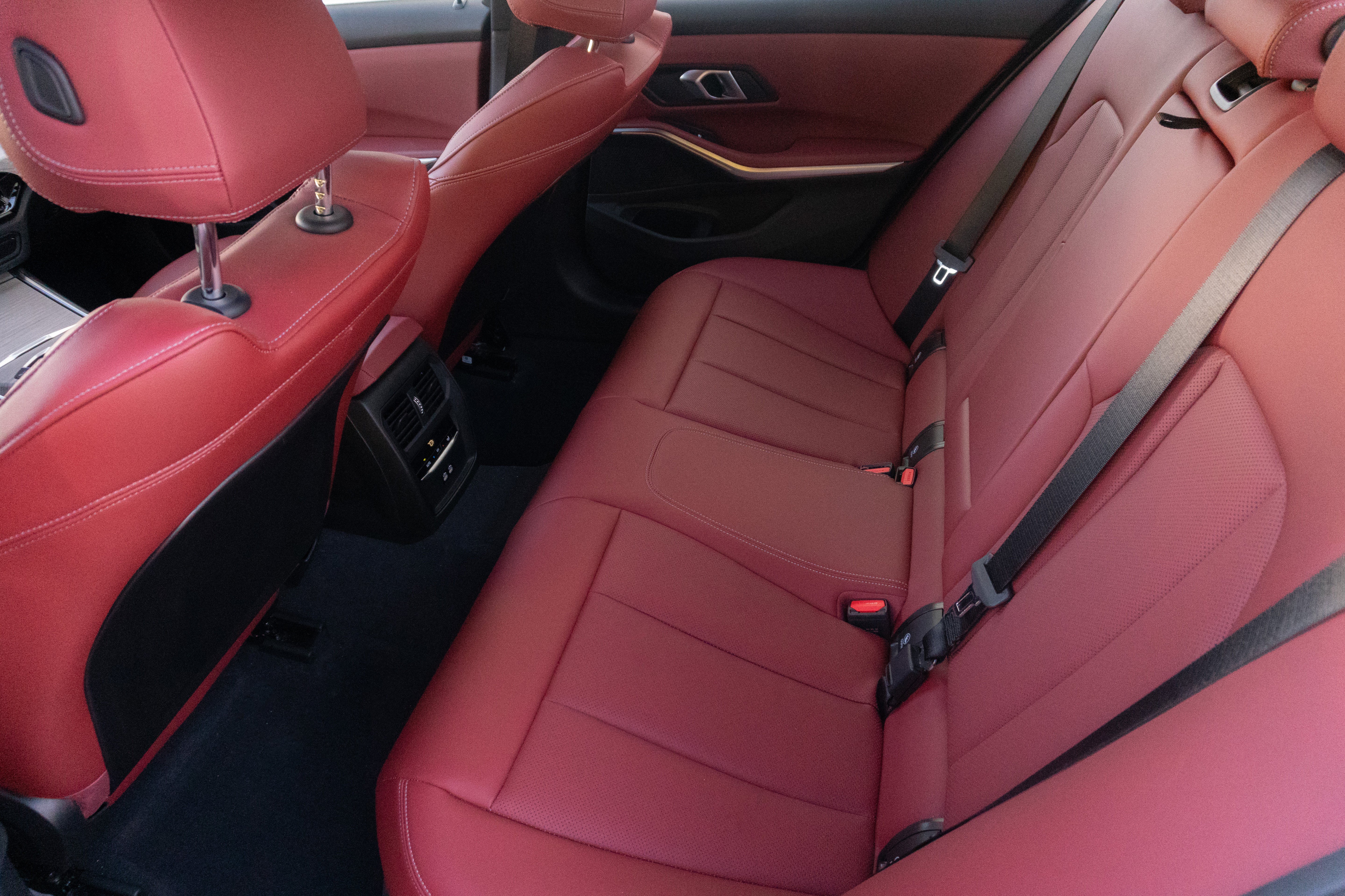 Certified 2025 BMW 330i Sedan RWD image 32