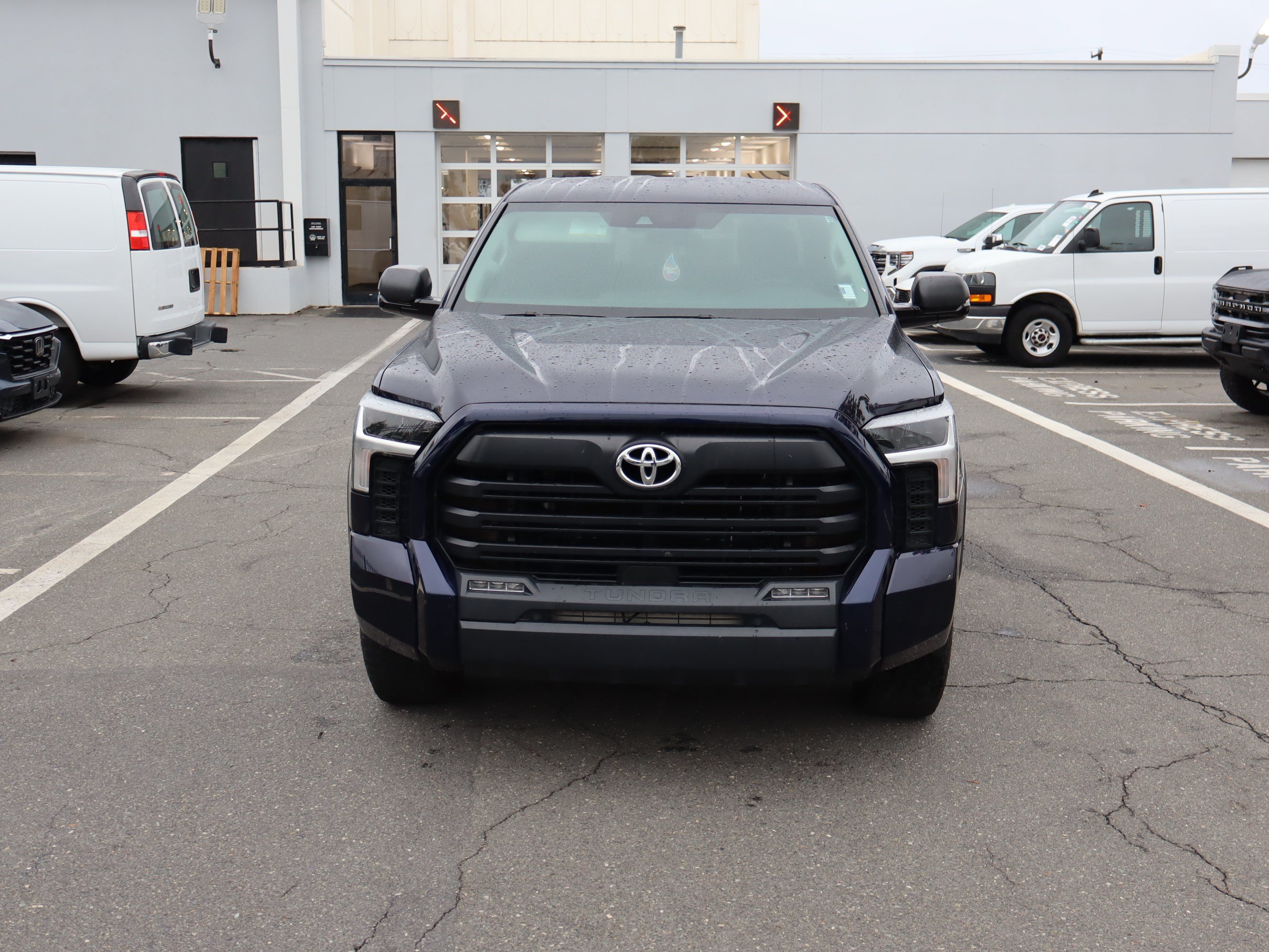 Used 2024 Toyota Tundra SR5 w/ SR5 Convenience Package AWD/4WD image 15