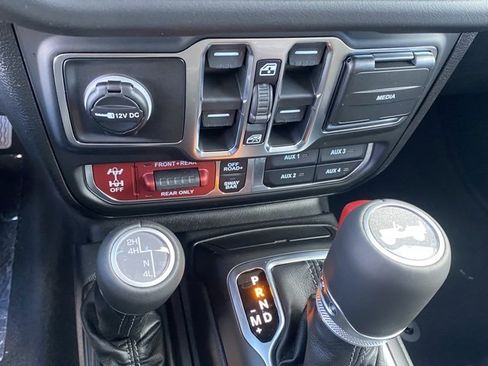 New 2026 Jeep Wrangler Unlimited Rubicon w/ Safety Group image 24