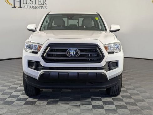 Used 2022 Toyota Tacoma SR AWD/4WD image 3
