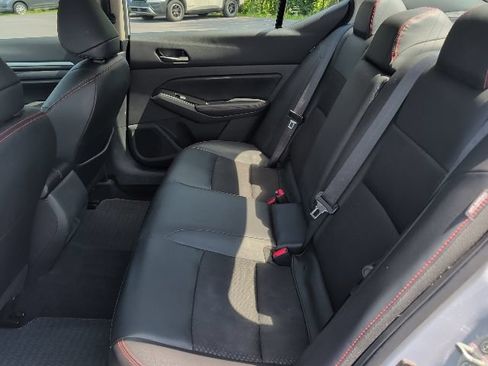Used 2025 Nissan Altima 2.5 SR AWD/4WD image 12