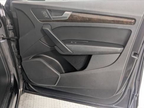 Used 2019 Audi Q5 2.0T Premium w/ Convenience Package AWD/4WD image 23