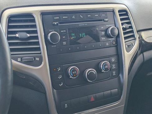 Used 2011 Jeep Grand Cherokee Laredo AWD/4WD image 12