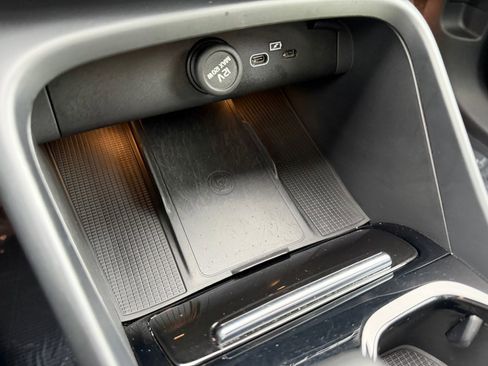 Used 2023 Volvo C40 P8 Recharge Ultimate image 26