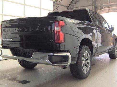 Used 2024 Chevrolet Silverado 1500 LT AWD/4WD image 10