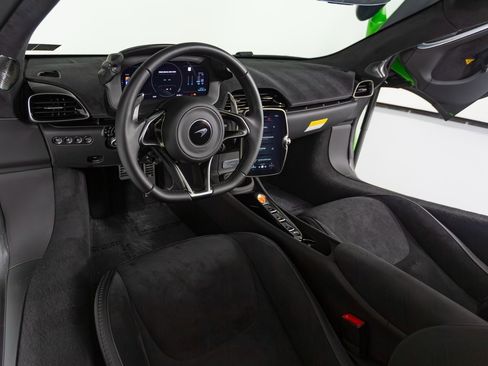 New 2025 McLaren Artura Spider image 14