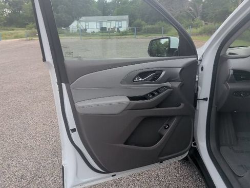 Used 2019 Chevrolet Traverse LT FWD image 14