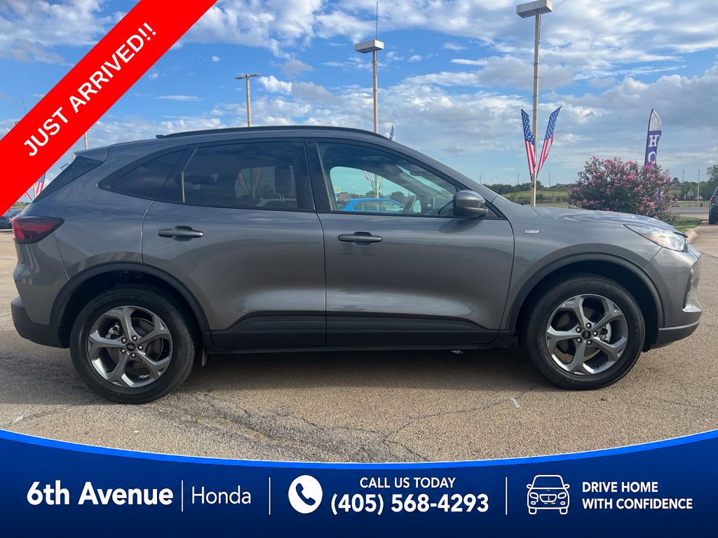 Used 2025 Ford Escape ST-Line Select AWD/4WD image 5