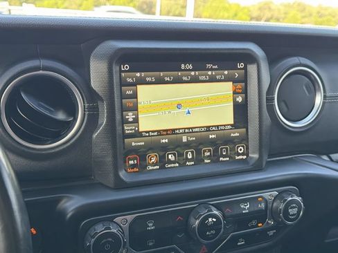 Used 2022 Jeep Gladiator Overland w/ Popular Equipment Package AWD/4WD image 22