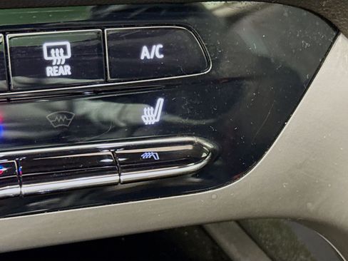 Used 2023 Buick Envision Essence w/ Sport Touring Package image 21