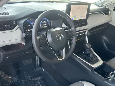 Used 2025 Toyota RAV4 Limited FWD image 13