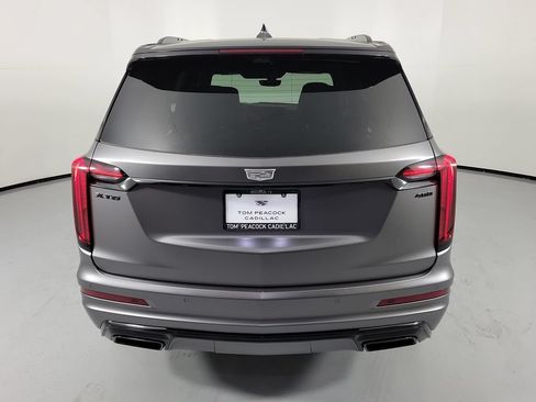 Certified 2023 Cadillac XT6 Premium Luxury w/ Technology Package FWD image 4