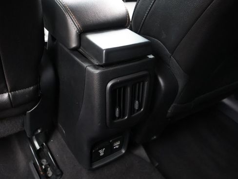 Used 2018 Jeep Compass Latitude w/ Popular Equipment Group FWD image 17