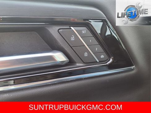 Used 2025 GMC Yukon Denali image 28