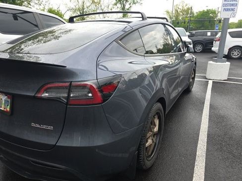 Used 2023 Tesla Model Y Performance AWD/4WD image 10