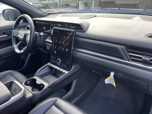 Used 2025 GMC Terrain Elevation w/ Elevation Premium Package image 29