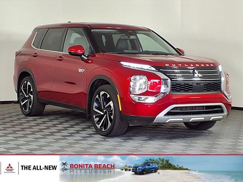 Used 2024 Mitsubishi Outlander SE AWD/4WD image 1