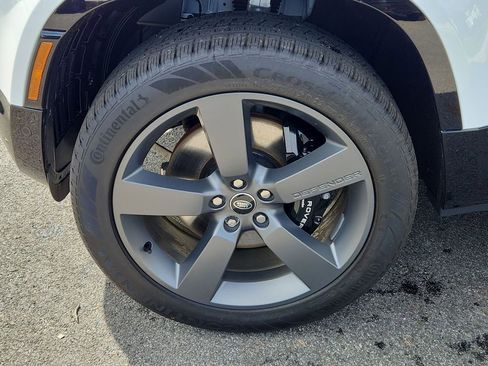 New 2025 Land Rover Defender 130 V8 image 9