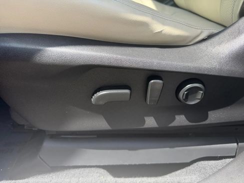 Used 2019 Subaru Ascent Limited AWD/4WD image 17