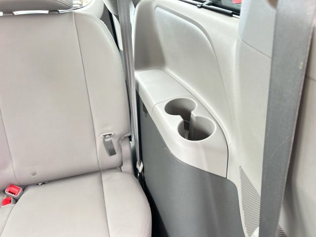 Used 2020 Toyota Sienna XLE FWD image 23