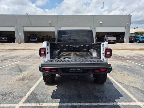 Used 2021 Jeep Gladiator Rubicon AWD/4WD image 3