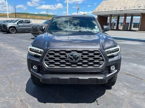 Used 2021 Toyota Tacoma TRD Off-Road w/ Technology Package AWD/4WD image 8