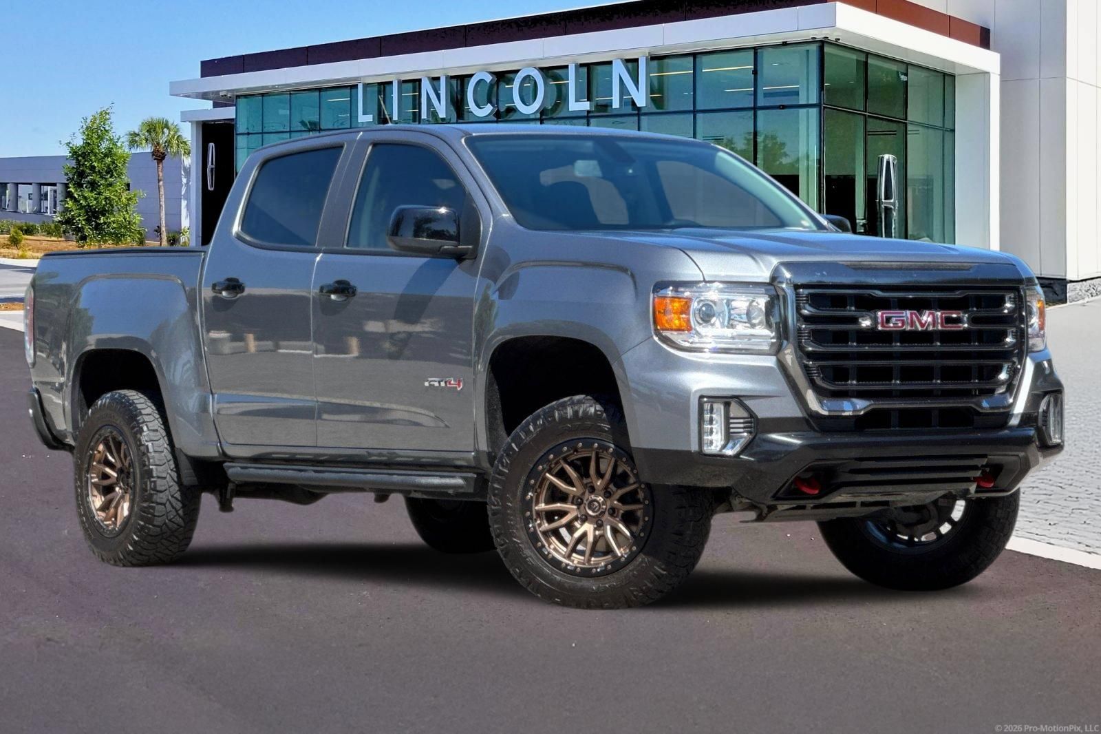 Used 2022 GMC Canyon AT4 w/ Trailering Package AWD/4WD image 2