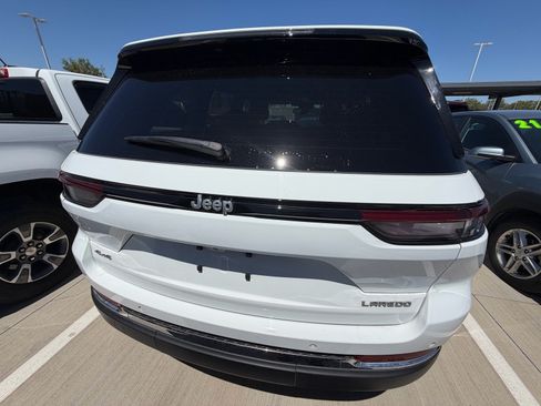 Used 2025 Jeep Grand Cherokee Laredo w/ Luxury Tech Group I AWD/4WD image 6