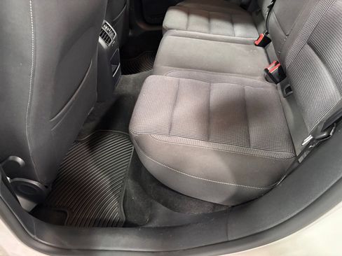 Used 2013 Volkswagen Golf TDI image 21