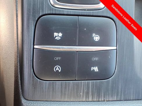 Used 2020 Ford Escape Titanium AWD/4WD image 27