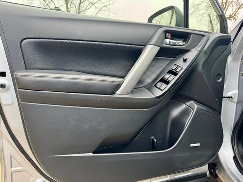 Used 2016 Subaru Forester 2.5i Touring w/ Eyesight & Navigation System image 18