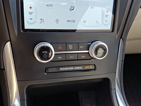 Used 2022 Ford Edge Titanium w/ Cargo Accessory Package image 23