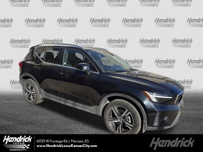 Used 2025 Volvo XC40 B5 Core
