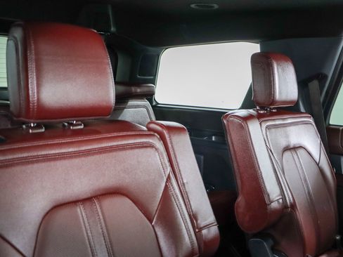 Used 2023 Ford Expedition Limited image 30