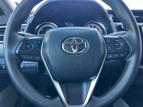 Used 2018 Toyota Camry LE image 23