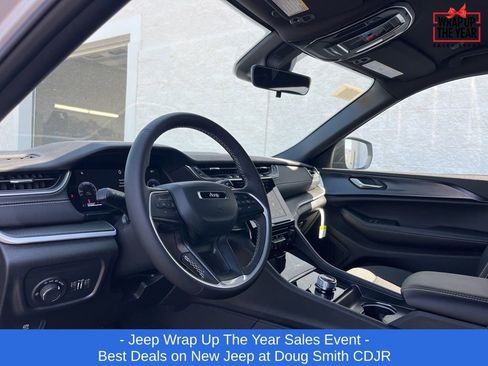 New 2025 Jeep Grand Cherokee L Laredo w/ Trailer Tow Package image 10