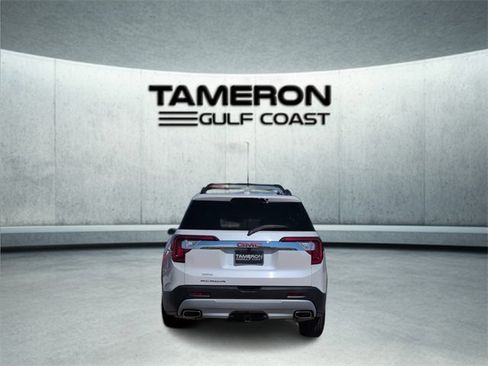 Used 2022 GMC Acadia SLT w/ Technology Package image 4