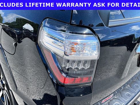 Used 2022 Toyota 4Runner Limited AWD/4WD image 25