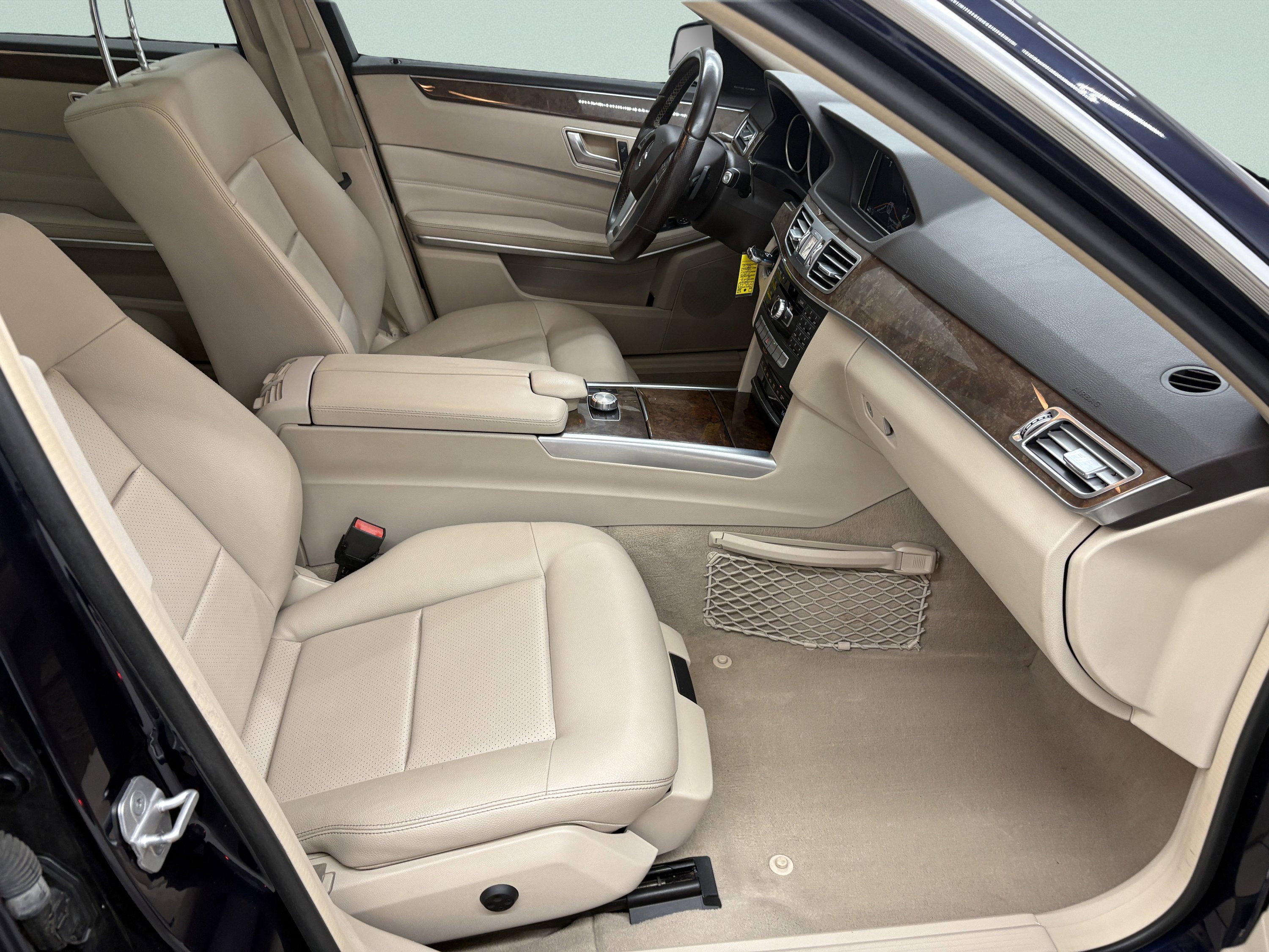 Used 2014 Mercedes-Benz E 350 4MATIC Sedan w/ Premium 1 Package image 36