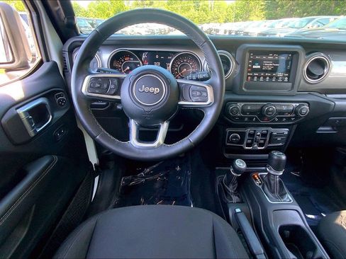 Used 2019 Jeep Wrangler Unlimited Sahara w/ Safety Group AWD/4WD image 5