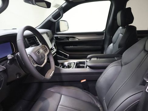 New 2026 Jeep Grand Wagoneer L Limited AWD/4WD image 9