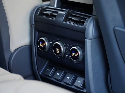 Used 2020 Land Rover Defender 110 HSE image 34