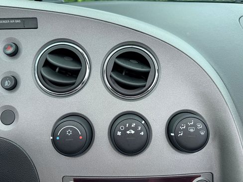 Used 2008 Pontiac Solstice Convertible w/ Preferred Package RWD image 59