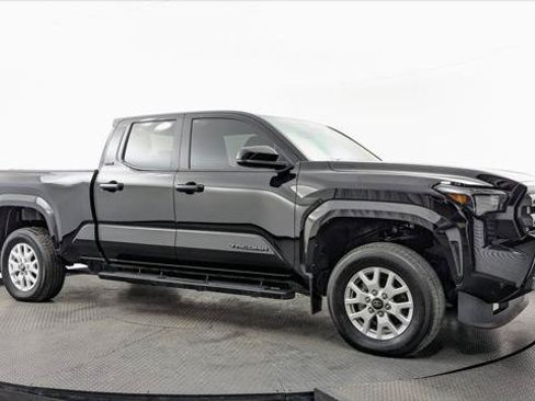 Used 2024 Toyota Tacoma SR5 RWD image 11