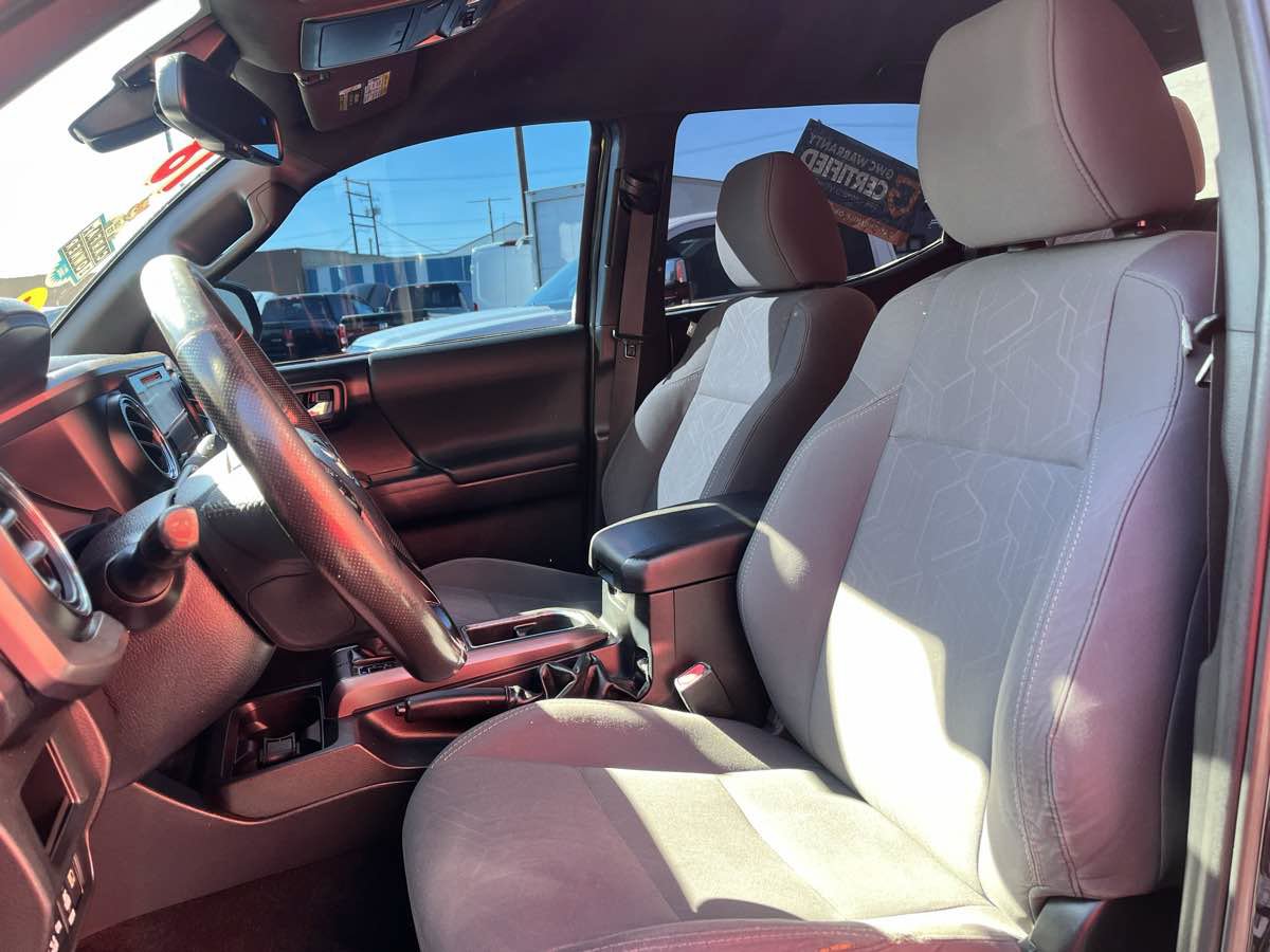 Used 2018 Toyota Tacoma TRD Sport AWD/4WD image 12