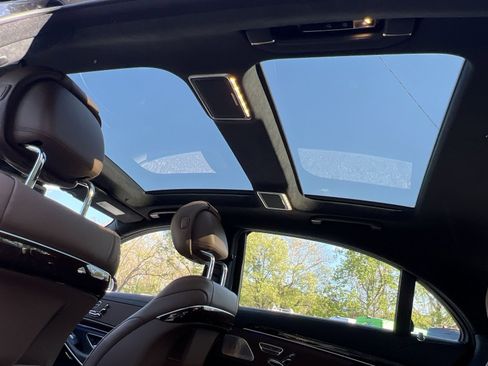 Used 2019 Mercedes-Benz S 560 4MATIC Sedan image 28
