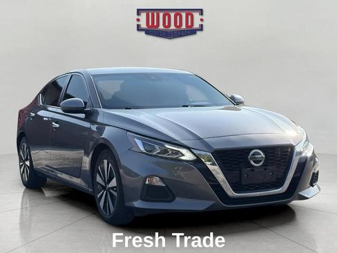 Used 2021 Nissan Altima 2.5 SV FWD image 1