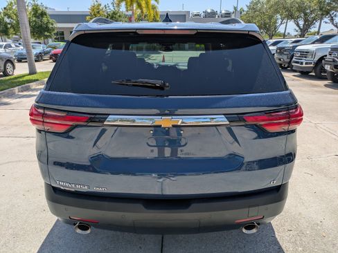 Used 2022 Chevrolet Traverse LT w/ LPO, Floor Liner Package AWD/4WD image 5